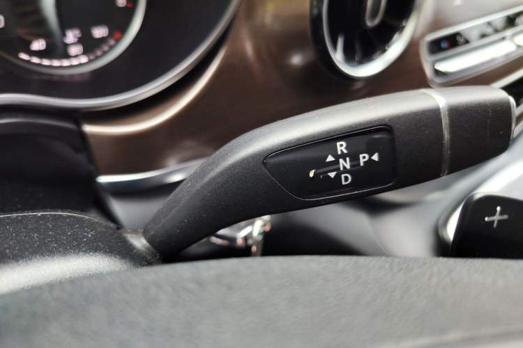 Used Mercedes-Benz V-Class 2021 V 260 L Long-wheelbase Luxury Edition Gear Lever