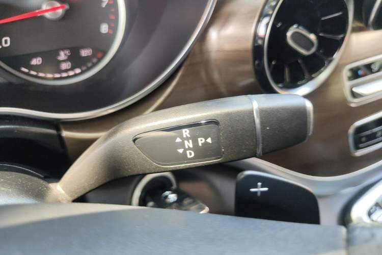 Used Mercedes-Benz V-Class 2021 V 260 L Long Wheelbase Prestige Edition Gear Lever