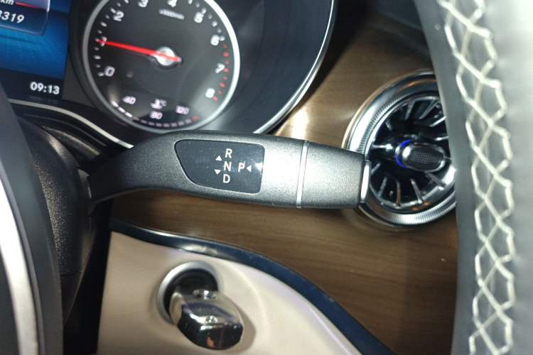 Used Mercedes-Benz V-Class 2021 V 260 L Long-wheelbase Luxury Edition Gear Lever