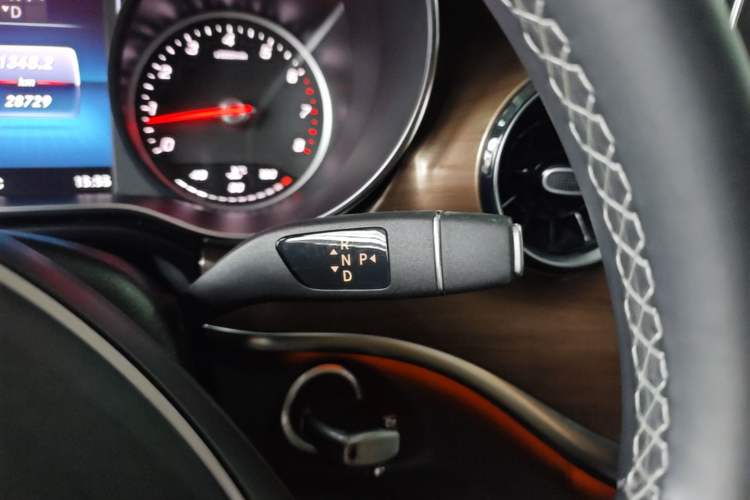 Used Mercedes-Benz V-Class 2021 V 260 Prestige Edition Gear Lever