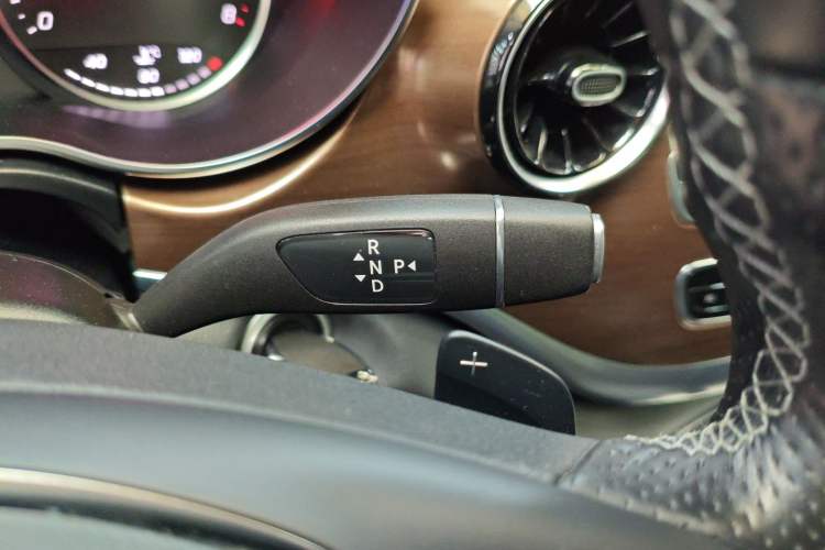 Used Mercedes-Benz V-Class 2021 V 260 L Long-wheelbase Luxury Edition Gear Lever