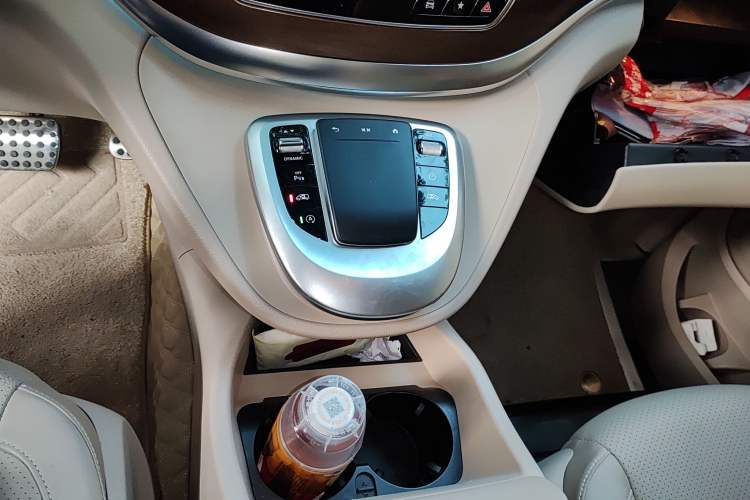 Used Mercedes-Benz V-Class 2021 V 260 Prestige Edition Gear Lever