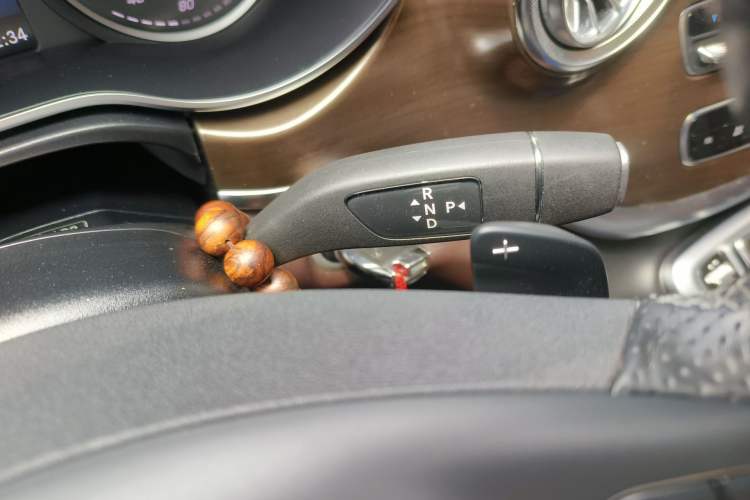 Used Mercedes-Benz V-Class 2021 V 260 L Long-wheelbase Luxury Edition Gear Lever