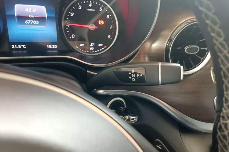 Used Mercedes-Benz V-Class 2021 V 260 L Long Wheelbase Prestige Edition Gear Lever