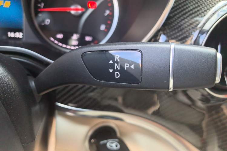 Used Mercedes-Benz V-Class 2021 V 260 Avantgarde Edition Gear Lever
