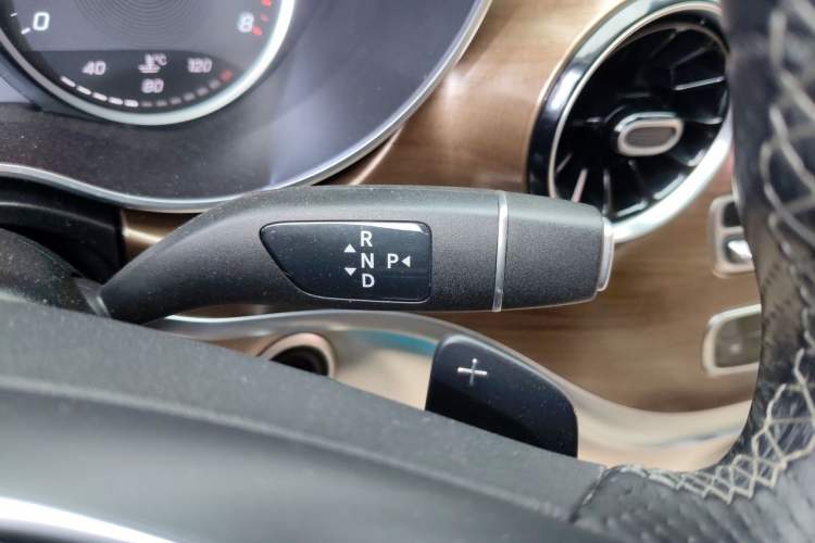 Used Mercedes-Benz V-Class 2021 V 260 Prestige Edition Gear Lever