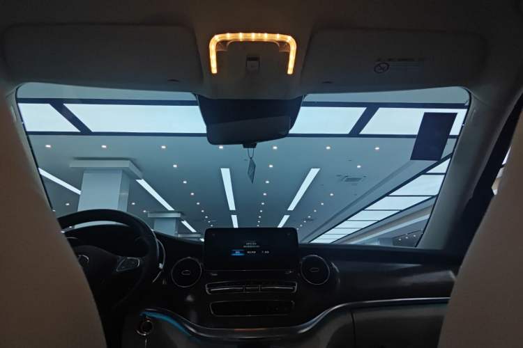 Used Mercedes-Benz V-Class 2021 V 260 L Long-wheelbase Luxury Edition Headliner
