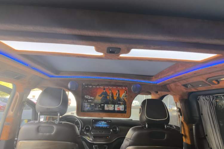 Used Mercedes-Benz V-Class 2021 V 260 Avantgarde Edition Headliner