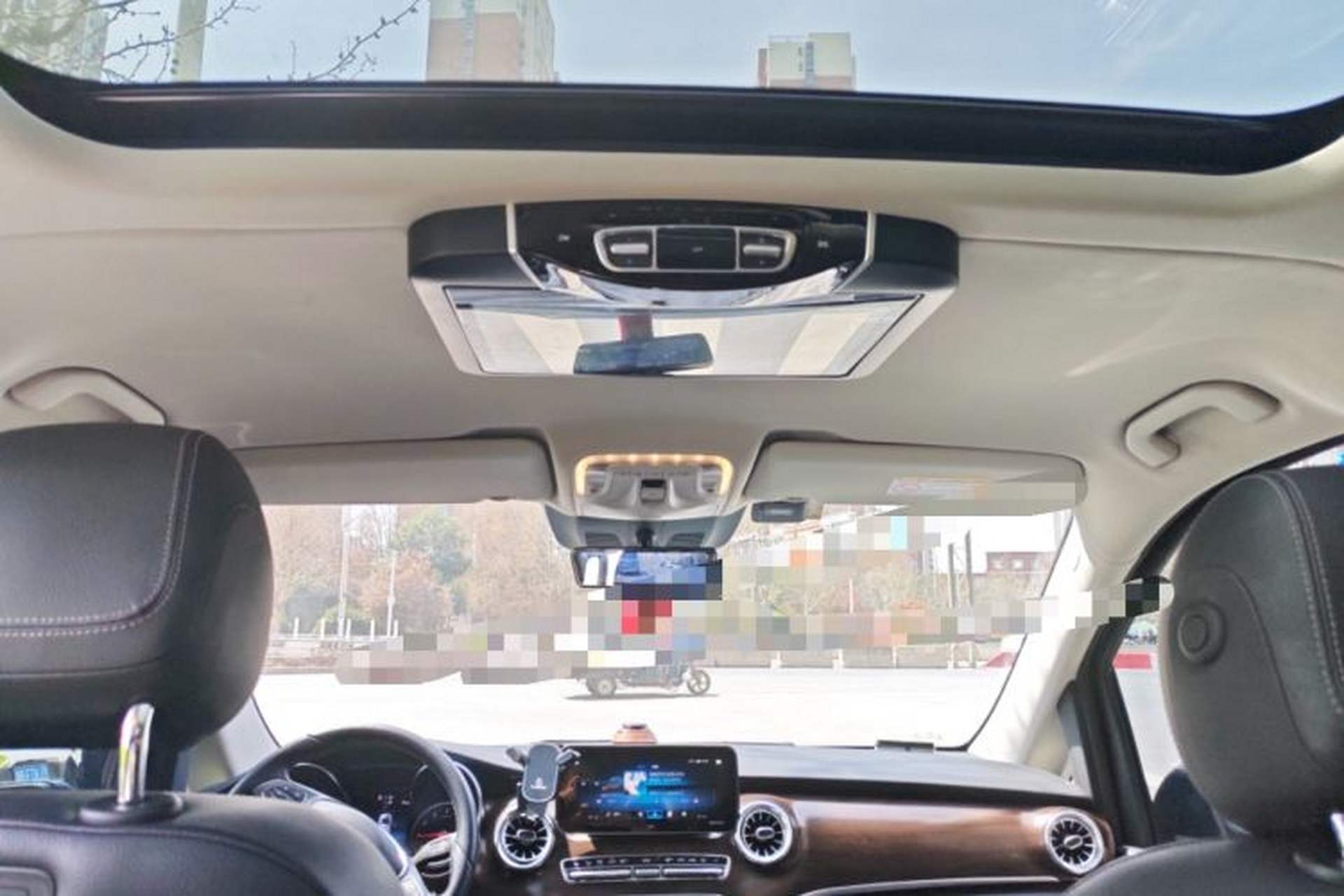 Used Mercedes-Benz V-Class 2021 V 260 Avantgarde Edition Headliner
