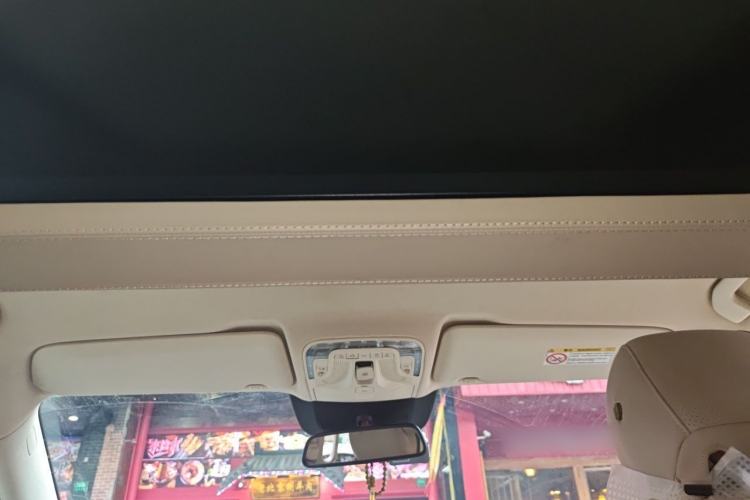 Used Mercedes-Benz V-Class 2021 V 260 Avantgarde Edition Headliner