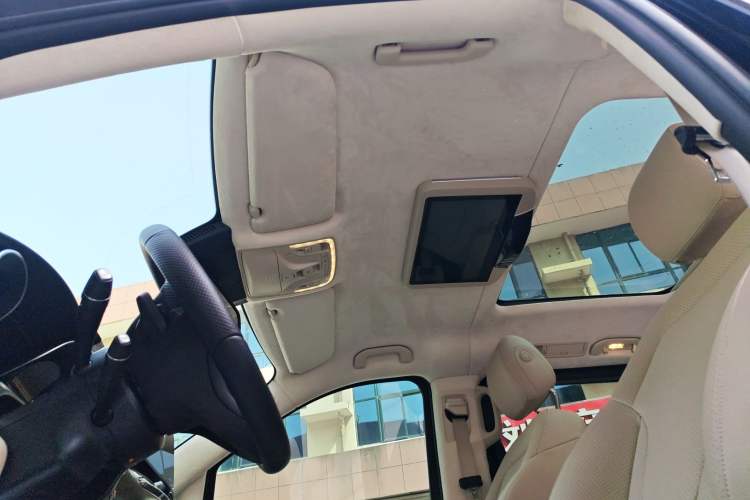Used Mercedes-Benz V-Class 2021 V 260 Prestige Edition Headliner