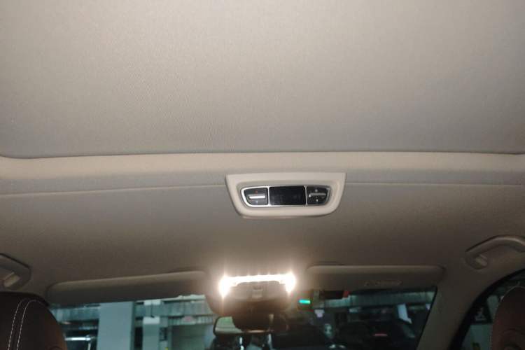 Used Mercedes-Benz V-Class 2021 V 260 Prestige Edition Headliner