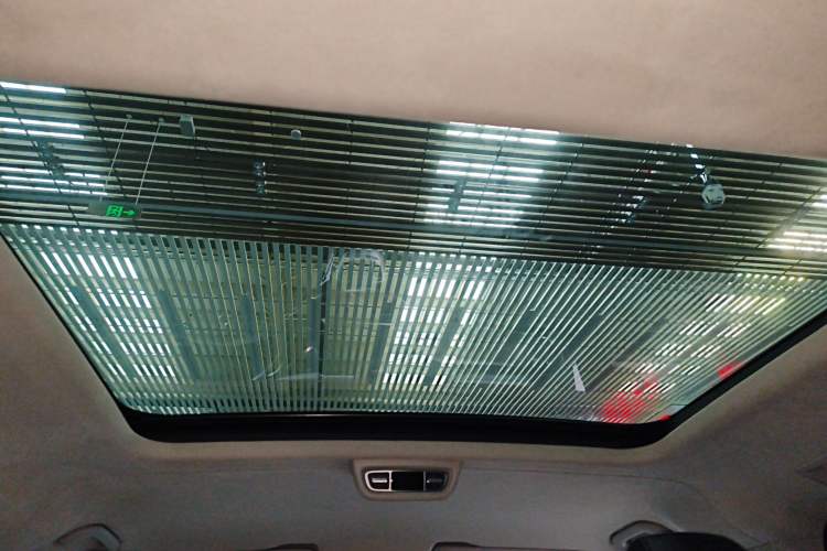 Used Mercedes-Benz V-Class 2021 V 260 L Long-wheelbase Luxury Edition Headliner