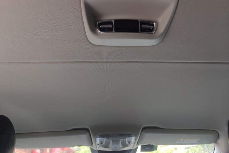 Used Mercedes-Benz V-Class 2021 V 260 Avantgarde Edition Headliner
