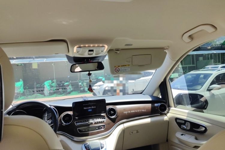 Used Mercedes-Benz V-Class 2021 V 260 Avantgarde Edition Headliner