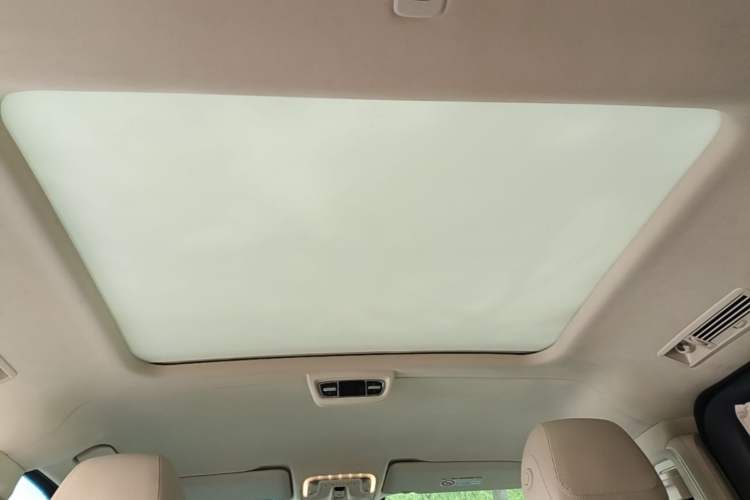Used Mercedes-Benz V-Class 2021 V 260 L Long-wheelbase Luxury Edition Headliner