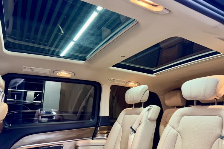 Used Mercedes-Benz V-Class 2021 V 260 Prestige Edition Headliner