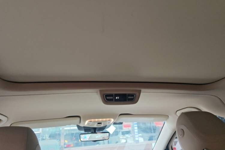Used Mercedes-Benz V-Class 2021 V 260 L Long Wheelbase Prestige Edition Headliner