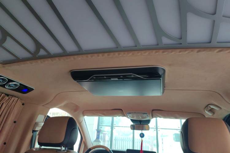 Used Mercedes-Benz V-Class 2021 V 260 L Long Wheelbase Prestige Edition Headliner