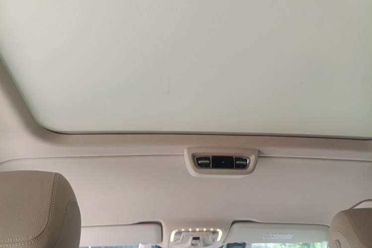 Used Mercedes-Benz V-Class 2021 V 260 L Long Wheelbase Prestige Edition Headliner