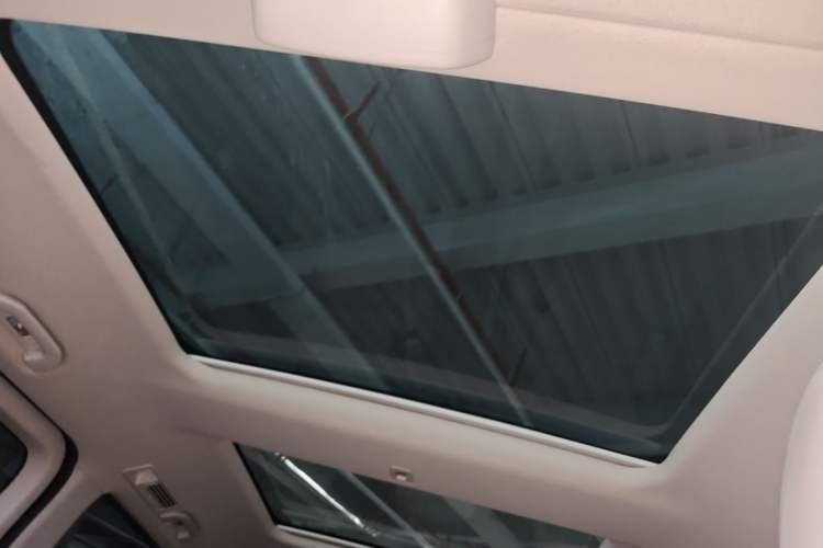 Used Mercedes-Benz V-Class 2021 V 260 Prestige Edition Headliner