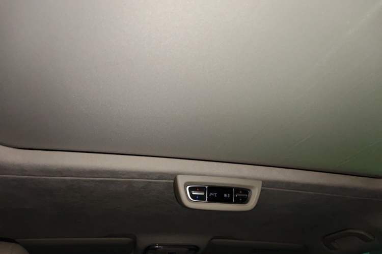 Used Mercedes-Benz V-Class 2021 V 260 L Long-wheelbase Luxury Edition Headliner