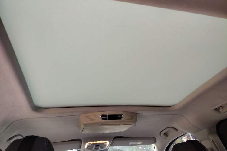 Used Mercedes-Benz V-Class 2021 V 260 L Long-wheelbase Luxury Edition Headliner