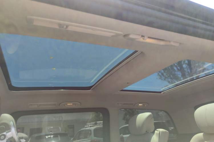 Used Mercedes-Benz V-Class 2021 V 260 Prestige Edition Headliner