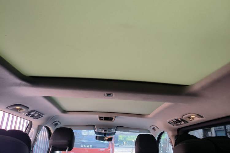 Used Mercedes-Benz V-Class 2021 V 260 L Long-wheelbase Luxury Edition Headliner