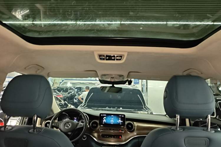 Used Mercedes-Benz V-Class 2021 V 260 L Long-wheelbase Luxury Edition Headliner