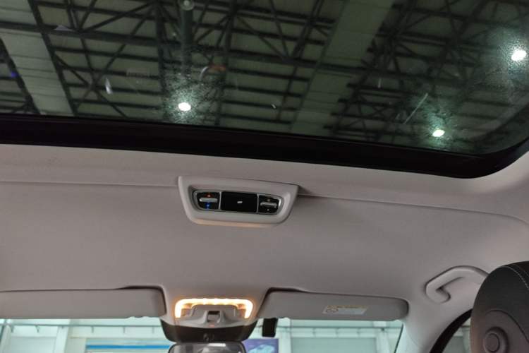 Used Mercedes-Benz V-Class 2021 V 260 Prestige Edition Headliner