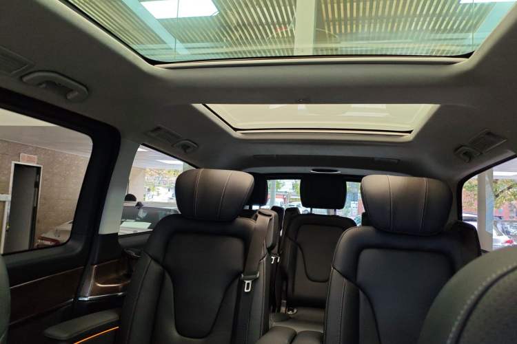 Used Mercedes-Benz V-Class 2021 V 260 L Long-wheelbase Luxury Edition Headliner