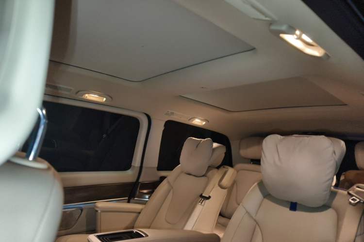 Used Mercedes-Benz V-Class 2021 V 260 Prestige Edition Headliner