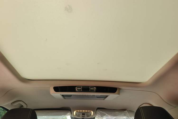 Used Mercedes-Benz V-Class 2021 V 260 L Long-wheelbase Luxury Edition Headliner
