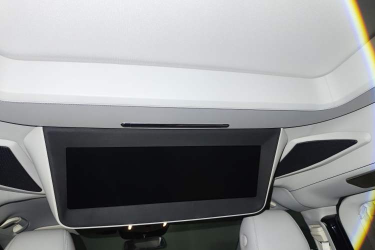 Used Mercedes-Benz V-Class 2021 V 260 L Long Wheelbase Prestige Edition Headliner