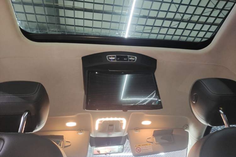 Used Mercedes-Benz V-Class 2021 V 260 L Long-wheelbase Luxury Edition Headliner