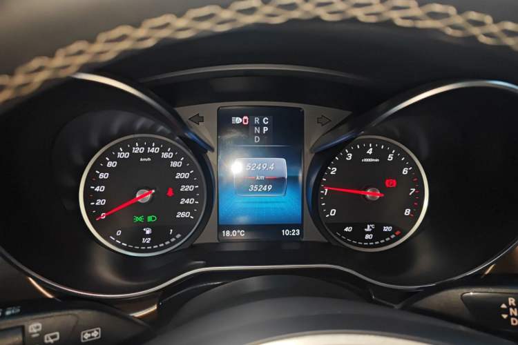 Used Mercedes-Benz V-Class 2021 V 260 L Long-wheelbase Luxury Edition Instrument Cluster