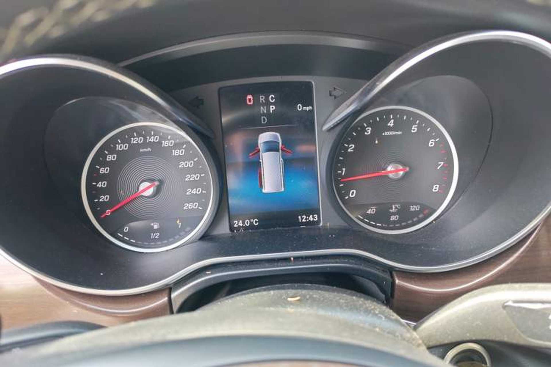 Used Mercedes-Benz V-Class 2021 V 260 Avantgarde Edition Instrument Cluster
