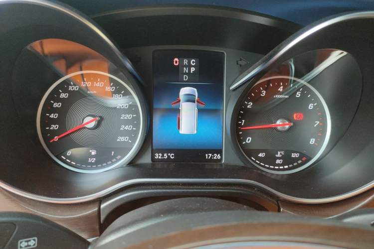 Used Mercedes-Benz V-Class 2021 V 260 Avantgarde Edition Instrument Cluster