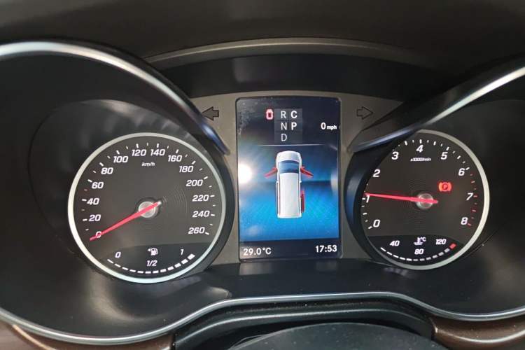 Used Mercedes-Benz V-Class 2021 V 260 Avantgarde Edition Instrument Cluster