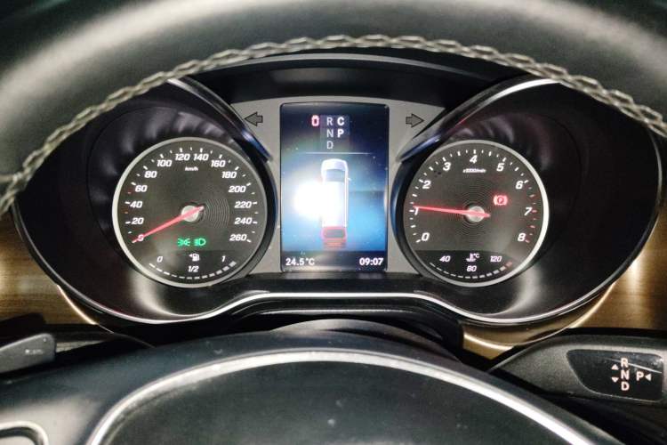 Used Mercedes-Benz V-Class 2021 V 260 Prestige Edition Instrument Cluster