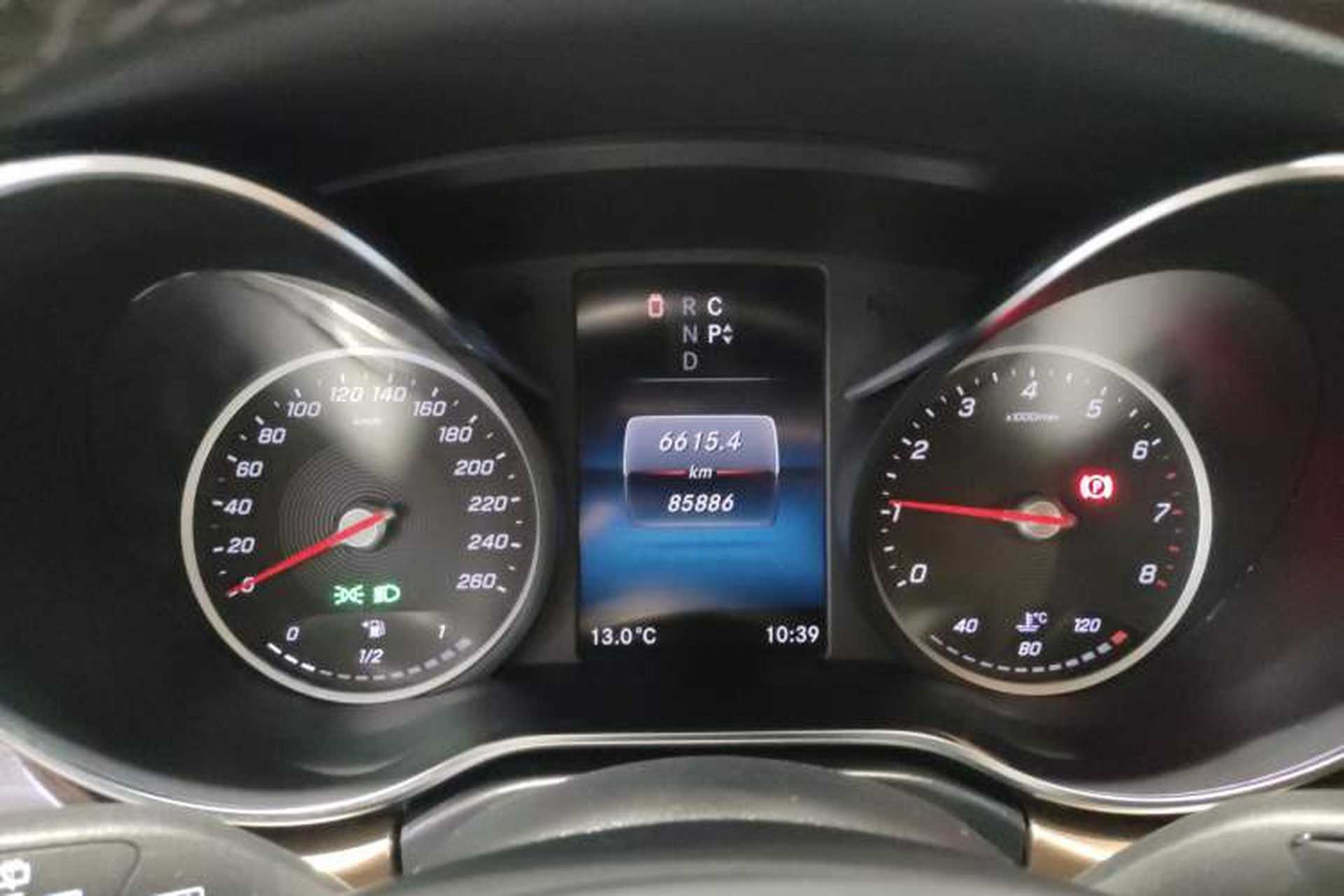 Used Mercedes-Benz V-Class 2021 V 260 Prestige Edition Instrument Cluster