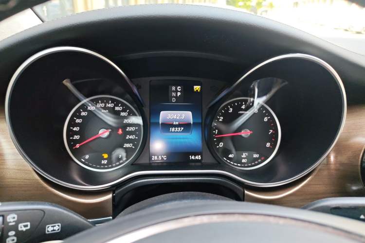 Used Mercedes-Benz V-Class 2021 V 260 Prestige Edition Instrument Cluster