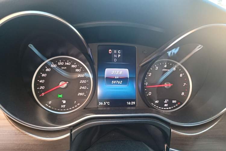 Used Mercedes-Benz V-Class 2021 V 260 Prestige Edition Instrument Cluster