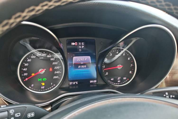 Used Mercedes-Benz V-Class 2021 V 260 Prestige Edition Instrument Cluster