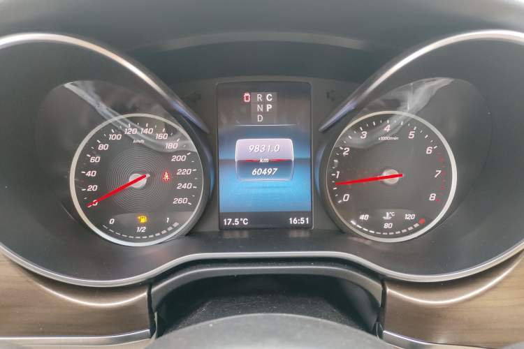Used Mercedes-Benz V-Class 2021 V 260 Prestige Edition Instrument Cluster