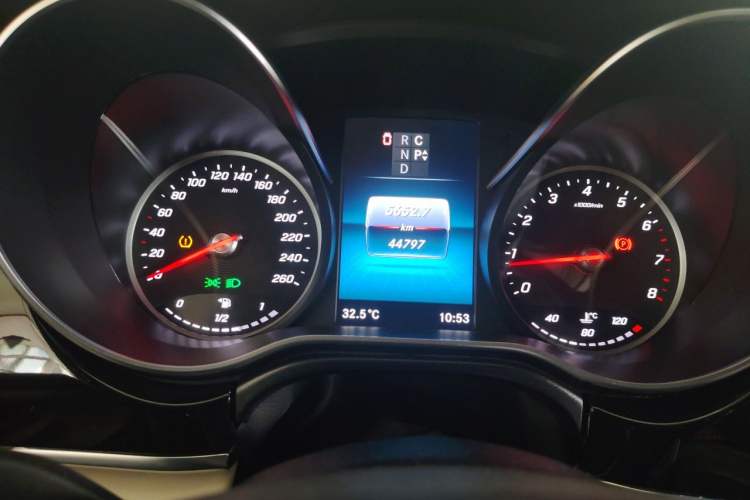 Used Mercedes-Benz V-Class 2021 V 260 L Long Wheelbase Prestige Edition Instrument Cluster