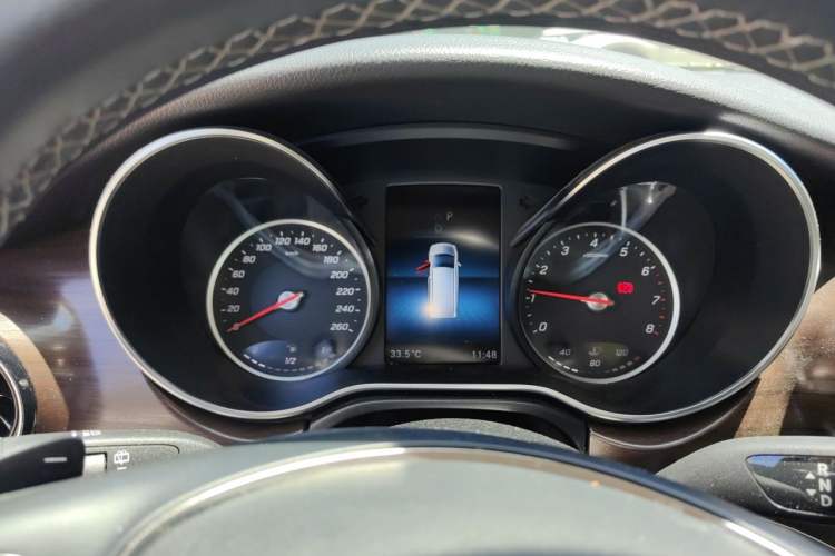 Used Mercedes-Benz V-Class 2021 V 260 Avantgarde Edition Instrument Cluster
