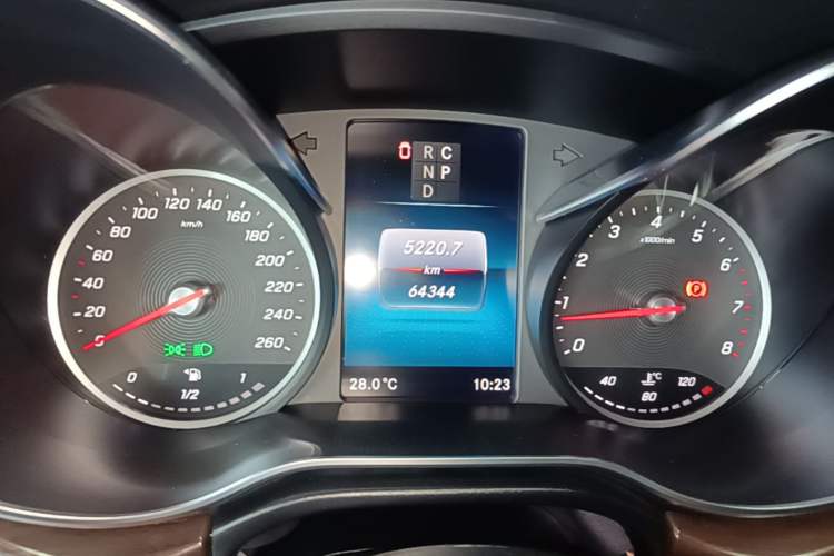 Used Mercedes-Benz V-Class 2021 V 260 Avantgarde Edition Instrument Cluster