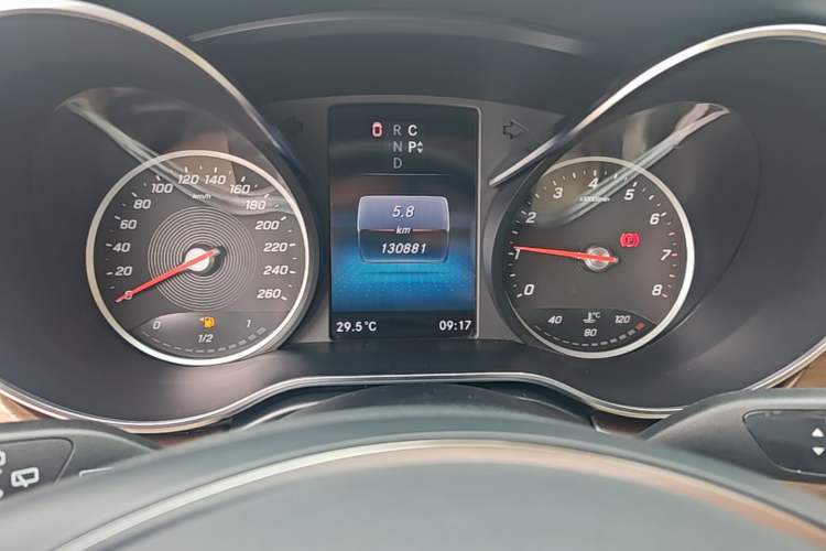 Used Mercedes-Benz V-Class 2021 V 260 Prestige Edition Instrument Cluster